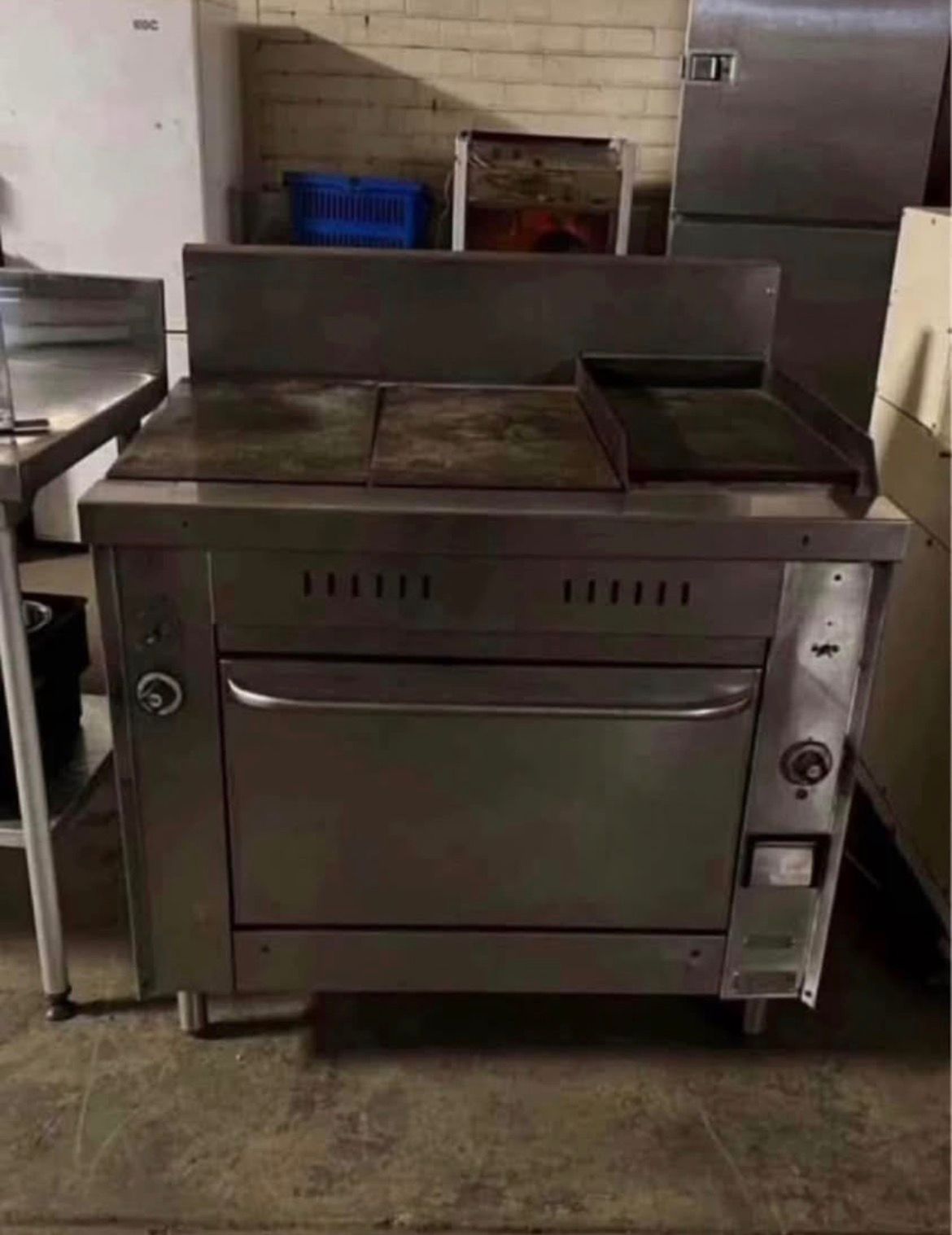 Three Plate Stove With Oven (Fully Reconditioned) - Image 3